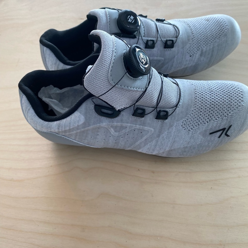 YOW Bicycle Shoes size EUR 40 US 7 (CD)